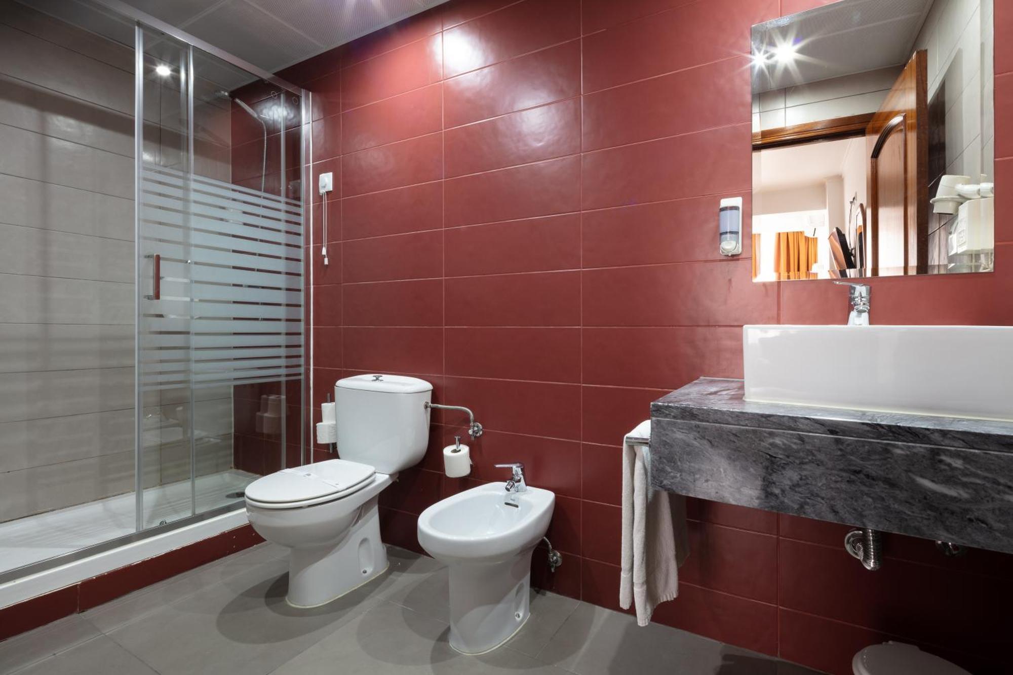 Triple Room,742924078:JPEG