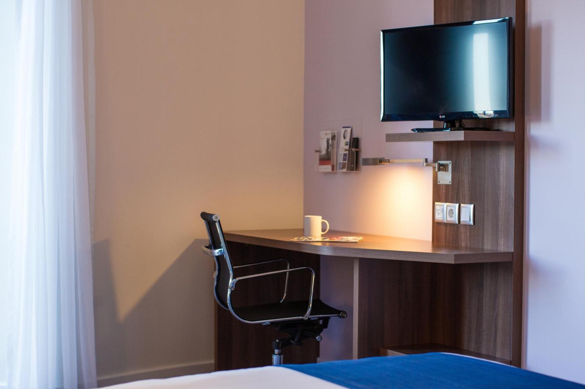 Standard Room with Free Breakfast