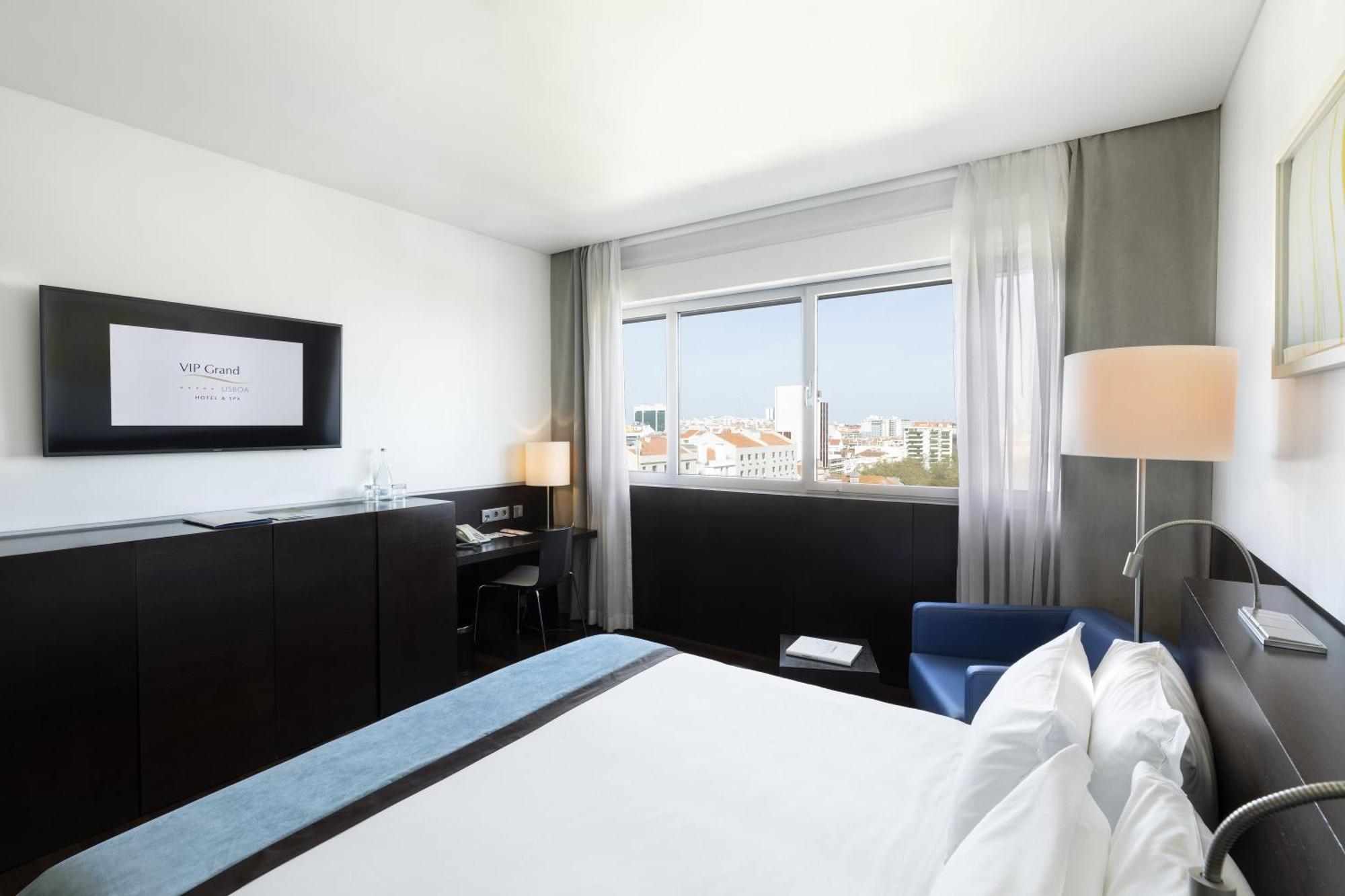 Executive Suite,1437332752:JPEG