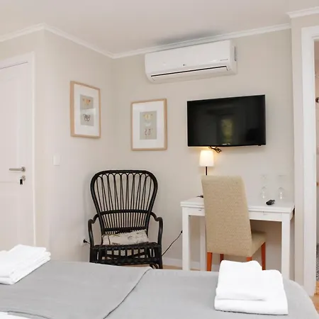 Flores Guest House-3
