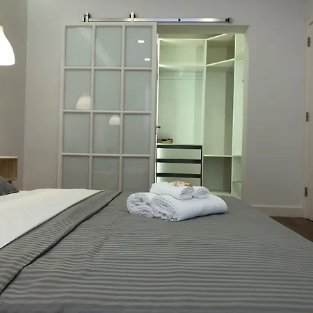 Hola Lisbon Suites-3