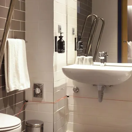 Holiday Inn Express&Suites Lisbon - Príncipe Real by IHG-3